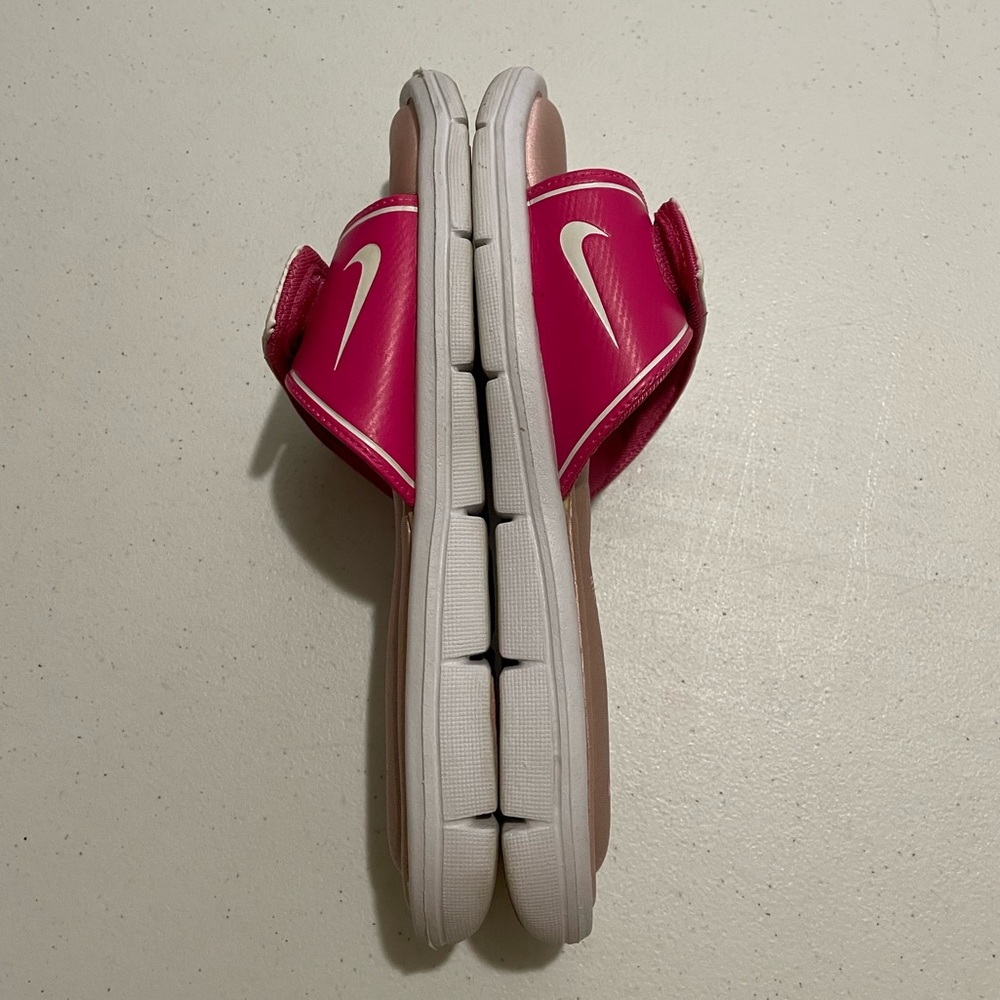 Nike Size 10 Women's Comfort Footbed Slide Sandals Pink/White - Picture 4 of 8